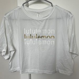 lululemon crop logo tee